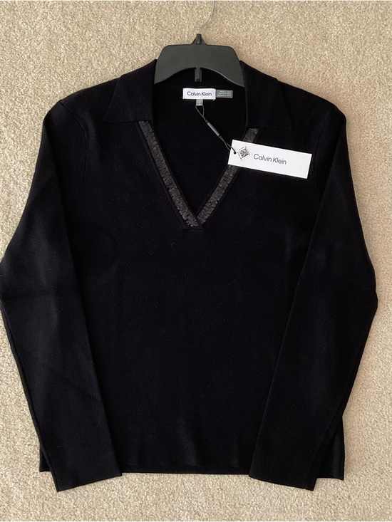 Calvin Klein Sweaters - NWT Calvin Klein Black Pullover V-Neck Sweater